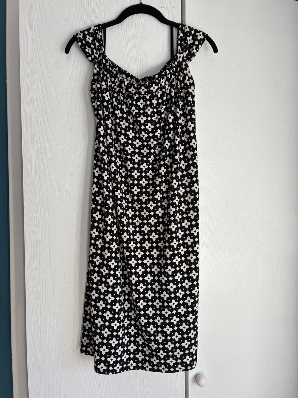 White House Black Market Black & White Floral-Patterned Midi Dress